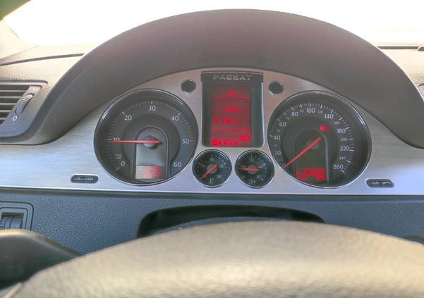 Volkswagen Passat cena 10000 przebieg: 283330, rok produkcji 2005 z Przecław małe 29